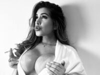 naked cam girl masturbating with vibrator SarayYork